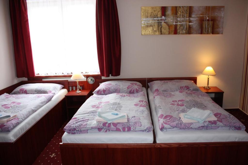 Hotel Hynek 나호트 외부 사진